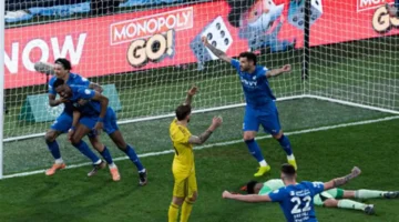 3-1 للهلال.. انتصار يعزز الصدارة في دربي الرياض السعودي